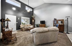 4447 Quail Trail Dr, Marion, IA 52302