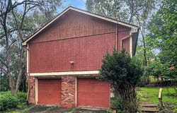 9 Carol Pl, Green Tree, PA 15220