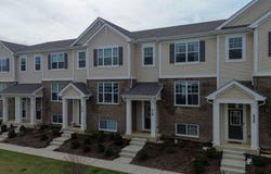 218 Timberleaf Circle, Roselle, IL 60172