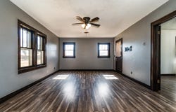 405 N Maxwell Ave, Tulia, TX 79088