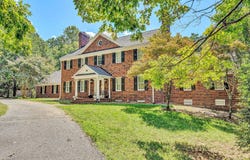 77 Gloucester Ct, Troutville, VA 24175