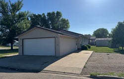 904 E 6th Avenue, Redfield, SD 57469