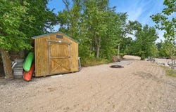 817 Oakwood Dr, Devils Lake, ND 58301