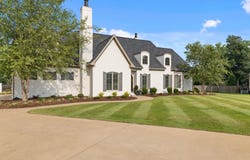 103 Noah Dr, Tuscumbia, AL 35674