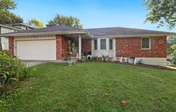 5909 N Broadway Street, Gladstone, MO 64118