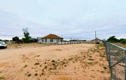 809 E C St, Monahans, TX 79756