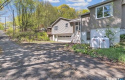 48 Mountain Street, Derby, CT 06418