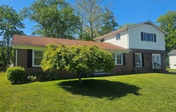 502 Bottom Road, Raven, VA 24639