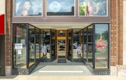 121 E Bremer Avenue, Waverly, IA 50677