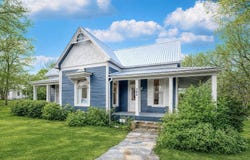306 5th Ave, Smithville, TX 78957