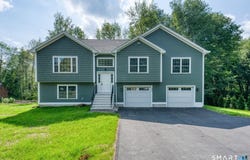 20 Oak Drive, Mansfield, CT 06250