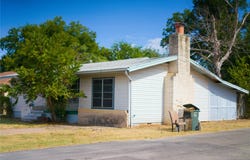 2007 W Commerce Street, San Saba, TX 76877