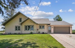 30364 250th Street, Eldora, IA 50627