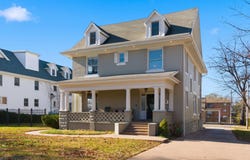 1215 N Benton Avenue, Springfield, MO 65802