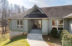 132 Broadmoor Drive, Flat Rock, NC 28731