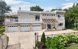 8650 W Davis Street, Des Plaines, IL 60016
