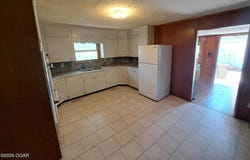 710 E 1st Street, Scammon, KS 66773