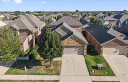 8825 Deadwood Lane, Aubrey, TX 76227