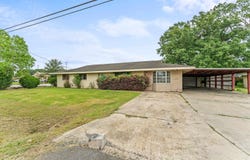 403 Vatican Dr, Donaldsonville, LA 70346