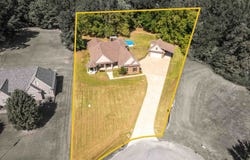 195 WOODWIND Cv, Eads, TN 38028