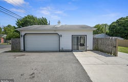 814 MAPLE Parkway, DOVER, DE 19901