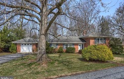 359 E GRANADA Avenue, HERSHEY, PA 17033