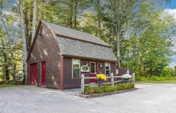 59 Thornhill Road, Stratham, NH 03885