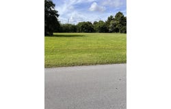 Court, Fort Pierce, FL 34945