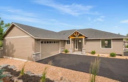 623 Goshawk Drive, Redmond, OR 97756