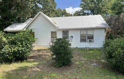 901 E Collin Raye, De Queen, AR 71832