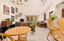49 Hillcrest Avenue, Albany, NY 12203