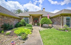 111 Trailwood Rd, Enchanted Oaks, TX 75156