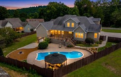 409 Bluff Trace, Jacksboro, TN 37757