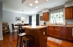957 Montclair Dr, Coraopolis, PA 15108