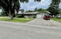 309 S Franklin St, Elk Point, SD 57025