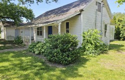 501 S Chicago, Dewitt, IL 61735