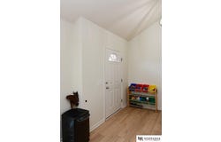 815 Edgewater Circle, Papillion, NE 68046