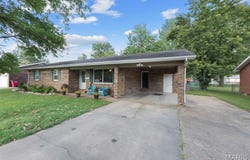 922 Davis Boulevard, Sikeston, MO 63801