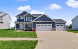 412 Sutton Street, Savoy, IL 61874