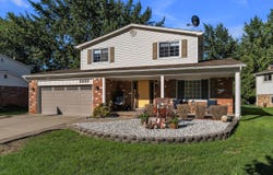 5555 Patterson Drive, Troy, MI 48085