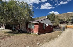 104 Travertine St, Gardiner, MT 59030