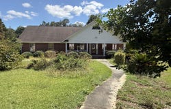 201 Strawberry Circle, Dublin, GA 31021