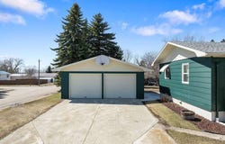 601 Harris Ct, Rolla, ND 58367