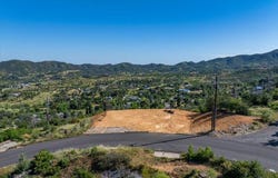 15869 Highland Circle, Redding, CA 96001