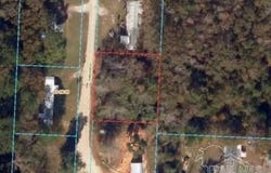 900 Forehand Ln, Cantonment, FL 32533