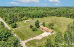 1622 Truax 24th Lane, Cornell, MI 49818