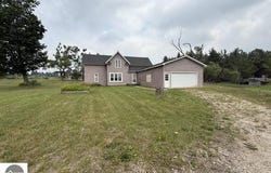 6948 E 48 Road, Cadillac, MI 49601