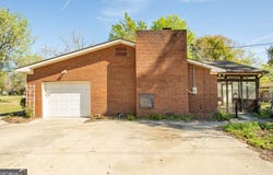 902 Stanton Avenue, Waycross, GA 31503