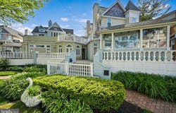 100 1ST Street, KEYPORT, NJ 07735