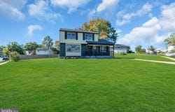 10 LARKIN Road, BURLINGTON, NJ 08016